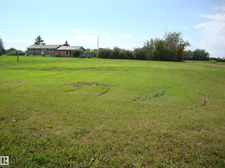 Property Photo:  614 5th Ave  AB T0A 3J0 