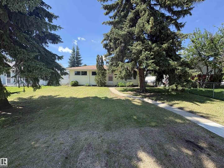 Property Photo:  13032 90 Street NW  AB T5E 3M3 