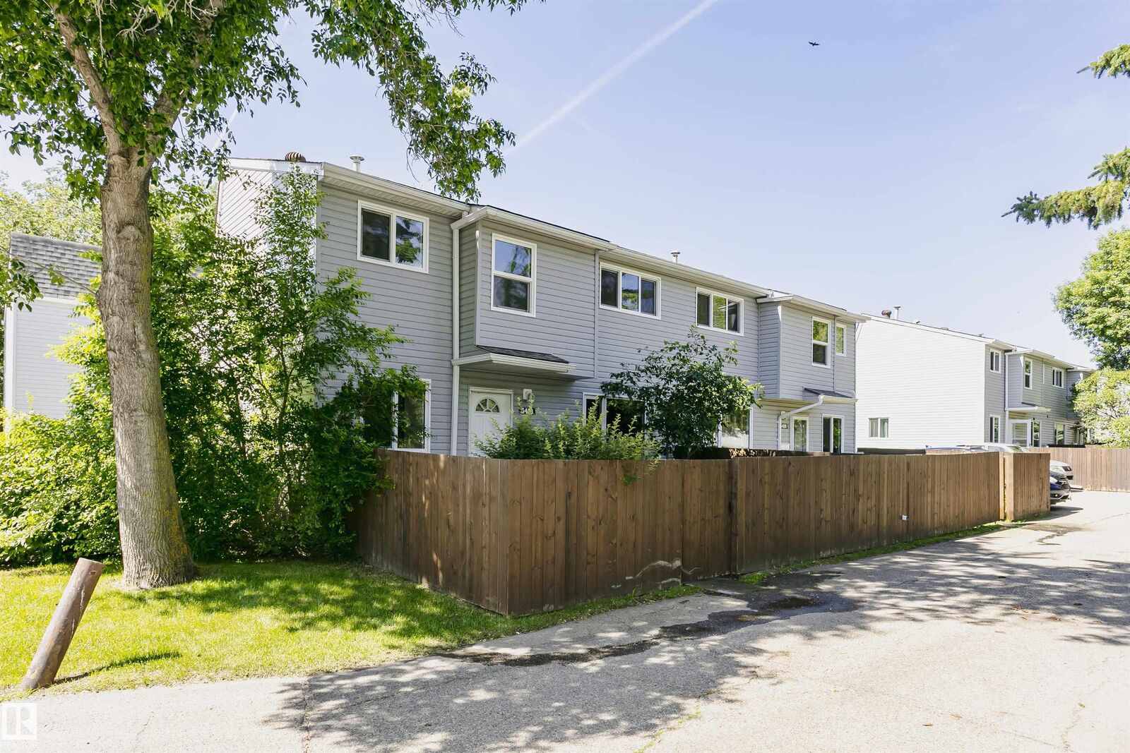 Property Photo: 5418 144B Avenue NW AB T6A 3N3