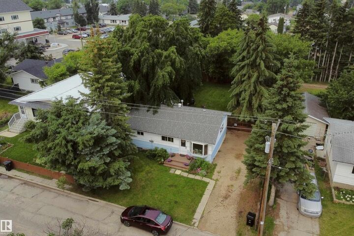 Property Photo: 5212 43 Street AB T7N 1J7