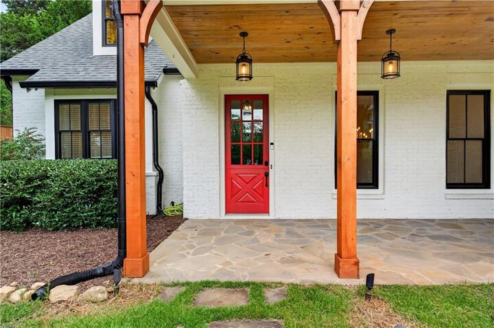 Property Photo: 1009 Davenport Circle GA 30127