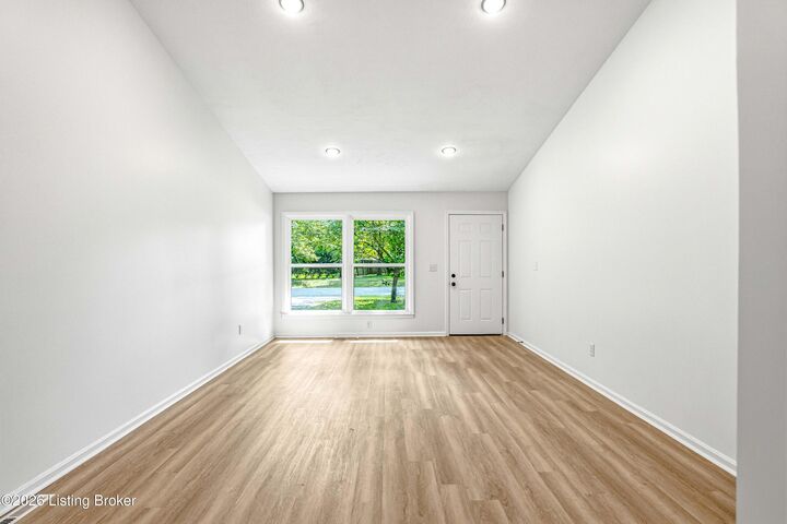 Property Photo:  2419 Woodmont Dr  KY 40220 