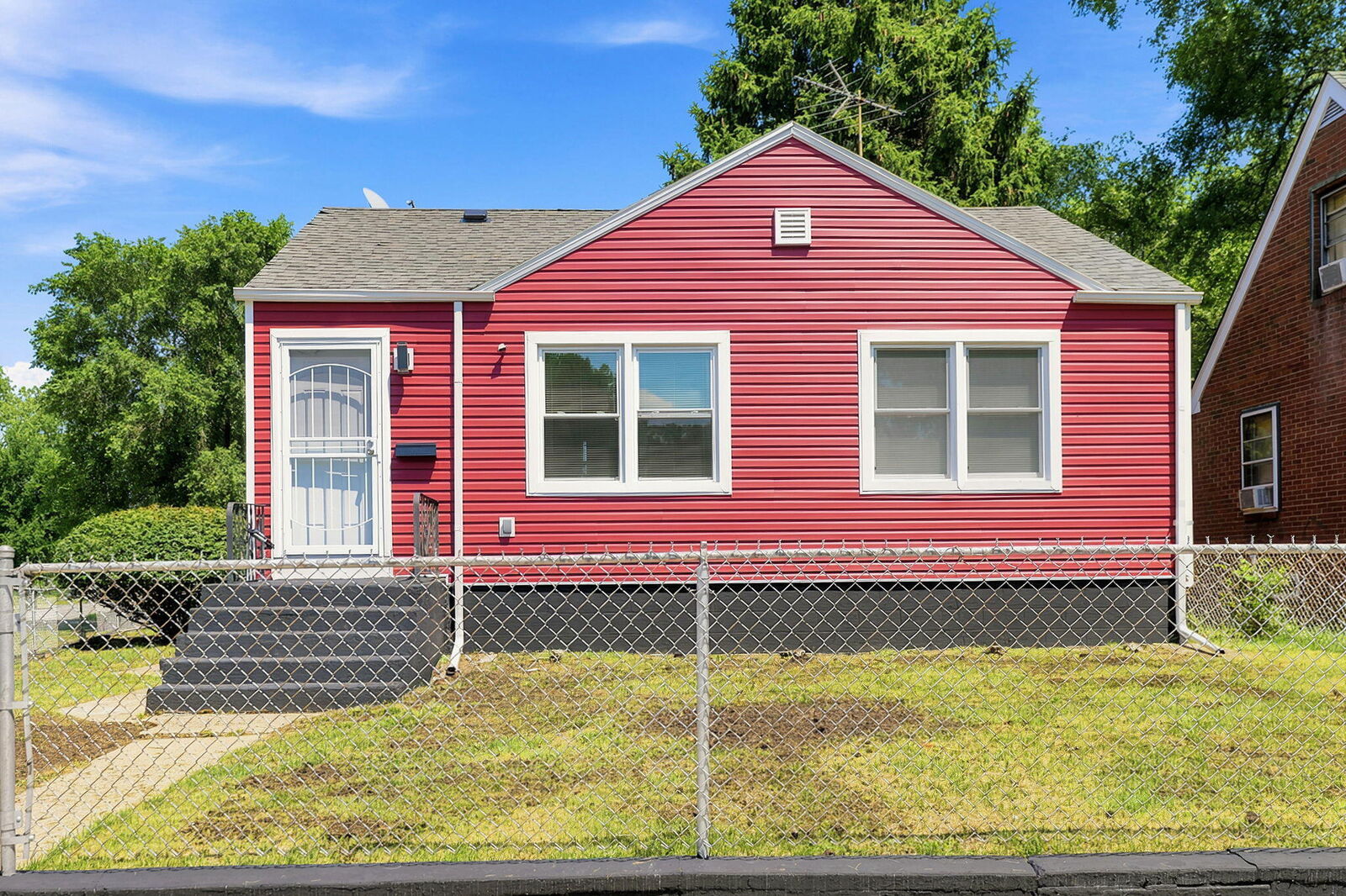 Property Photo: 1001 Utah Street IN 46403