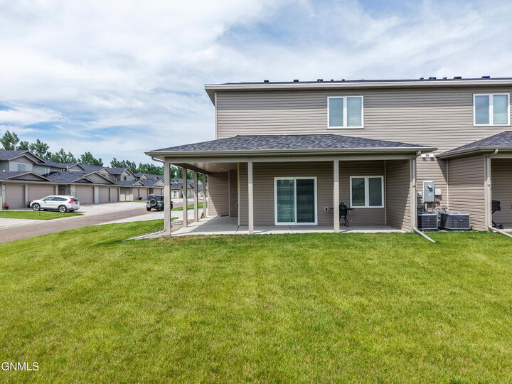 Property Photo:  722 Compass Loop  ND 58504 