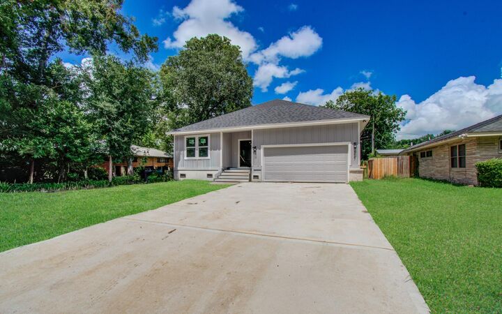 Property Photo: 5447 N Shady Creek Drive TX 77017