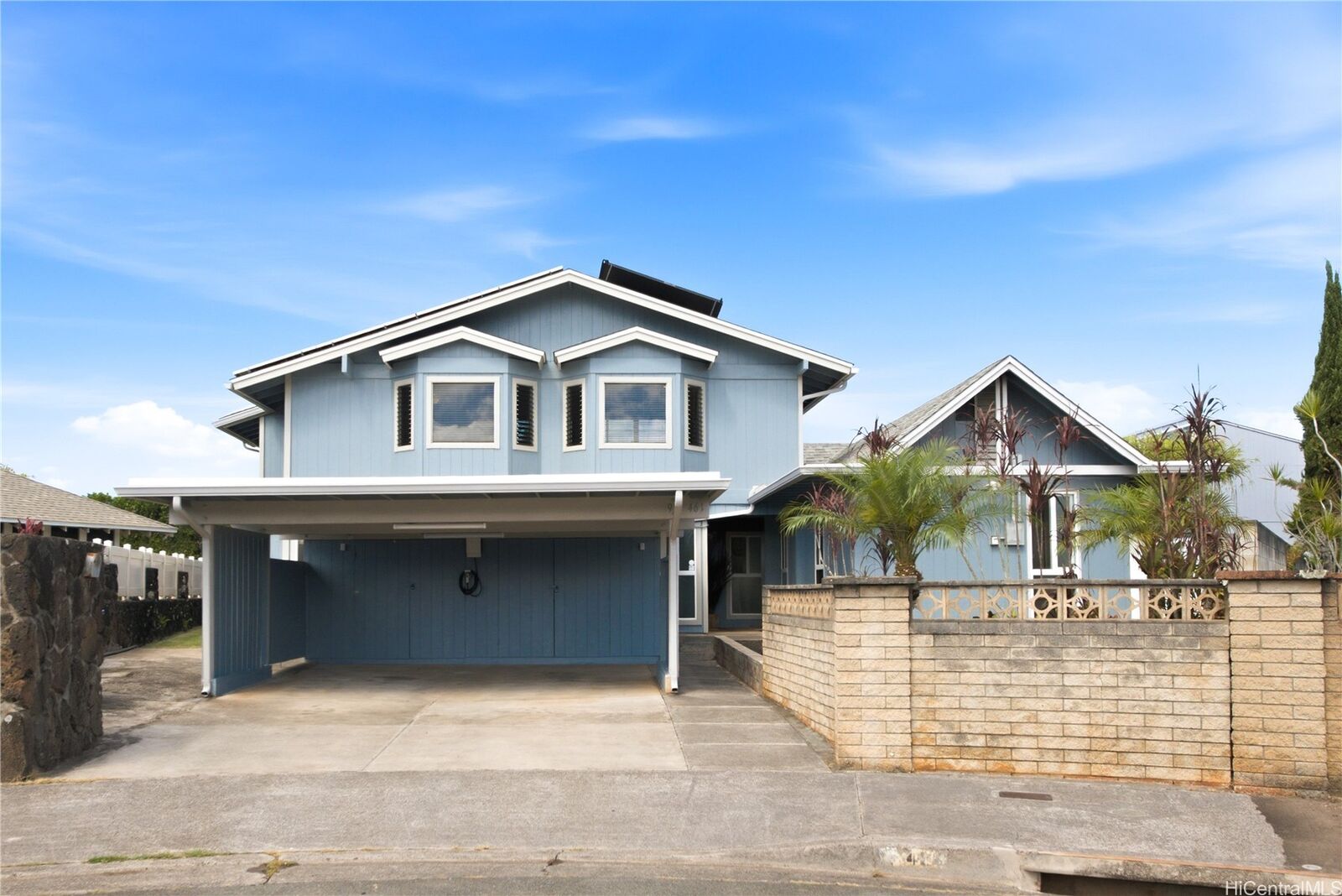 Property Photo: 95-461 Kaulia Place HI 96789