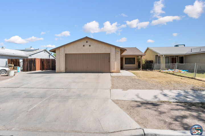 Property Photo: 258 Tangerine Dr CA 92243