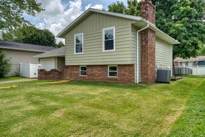 Property Photo:  417 Old Cannon Way  IN 47711 