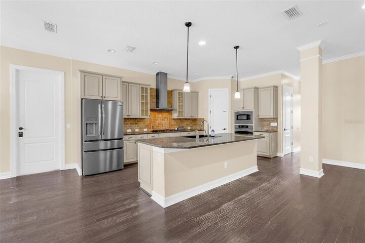 Property Photo:  7231 Sangalla Drive  FL 34786 