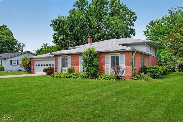 Property Photo: 5428 Brendon Park Drive IN 46226