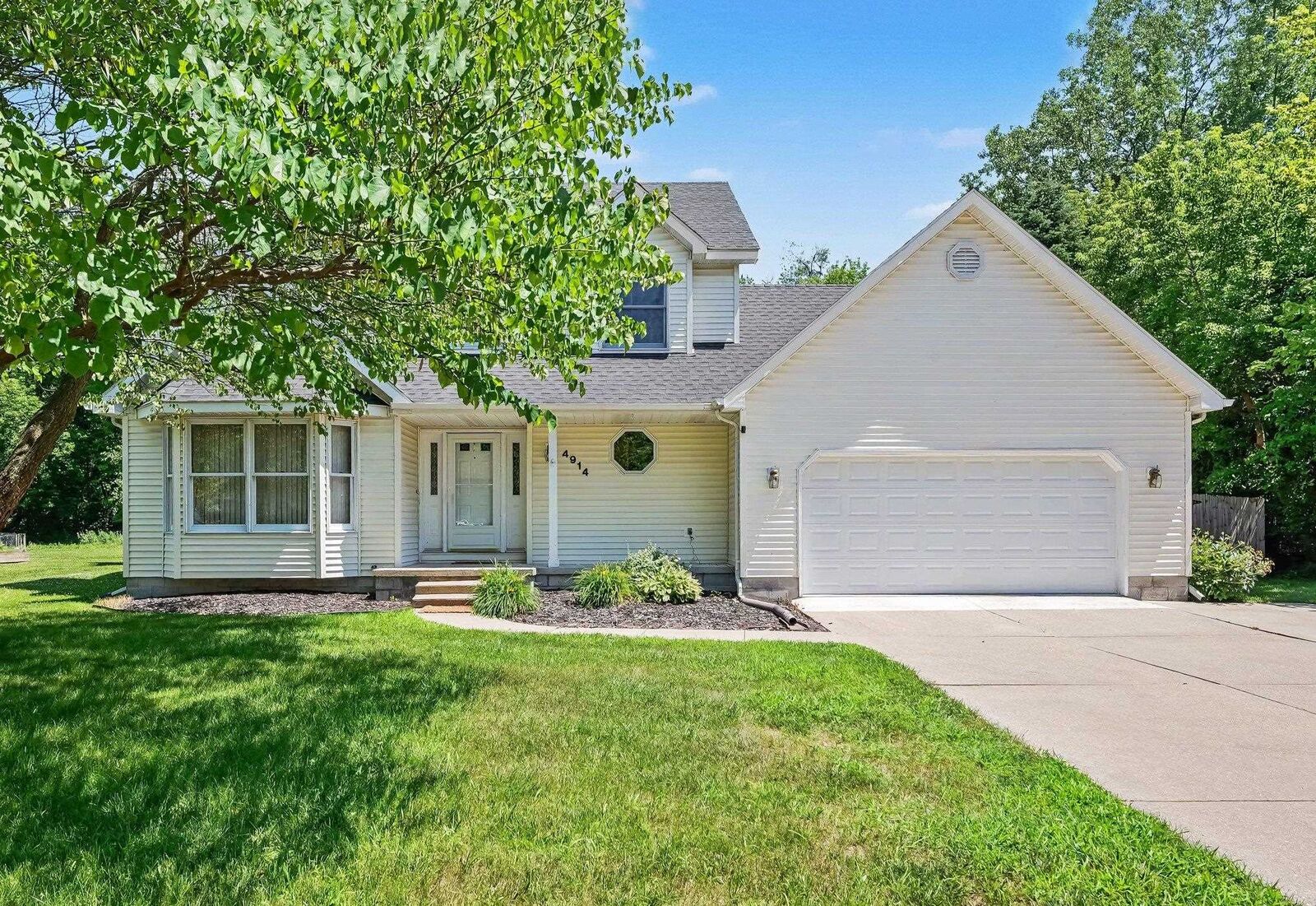 Property Photo:  4914 Natalie Court  MI 48640 