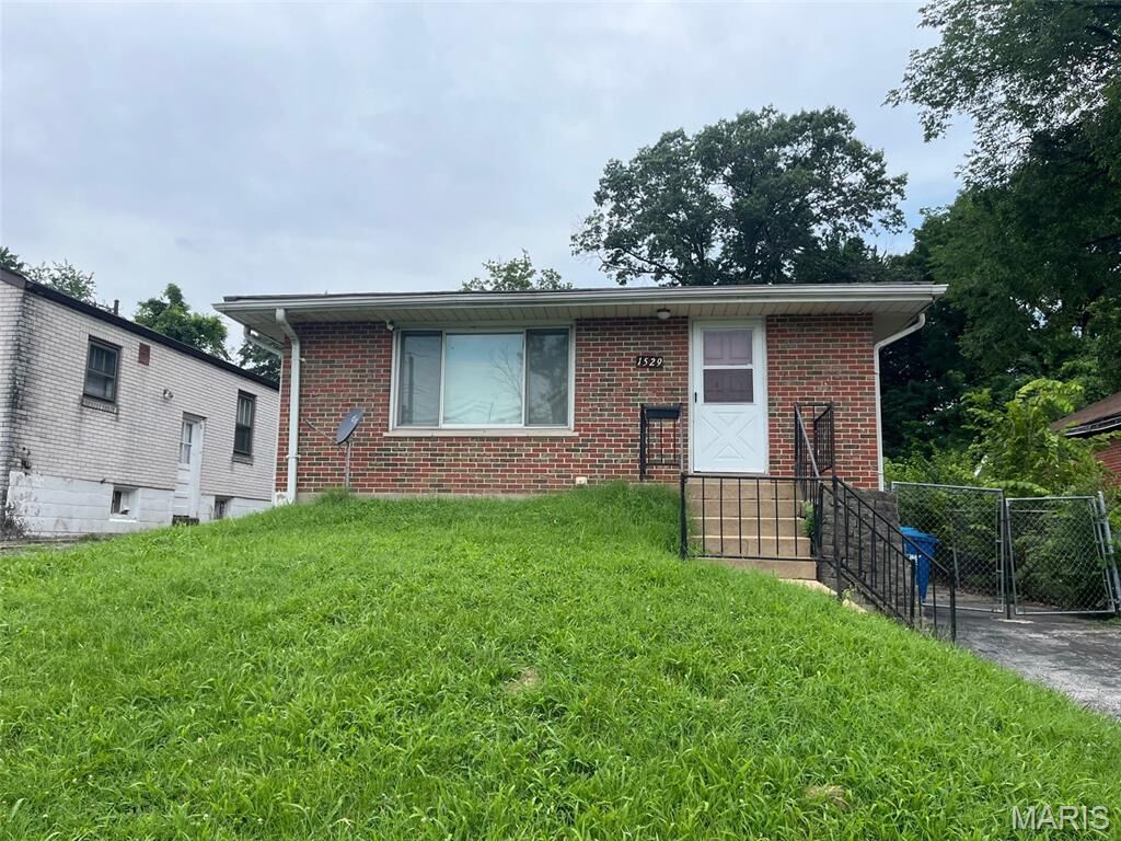 Property Photo: 1529 Nixon Avenue MO 63133