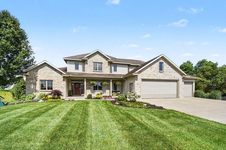 Property Photo: 3917 Sidehill Drive MI 49426