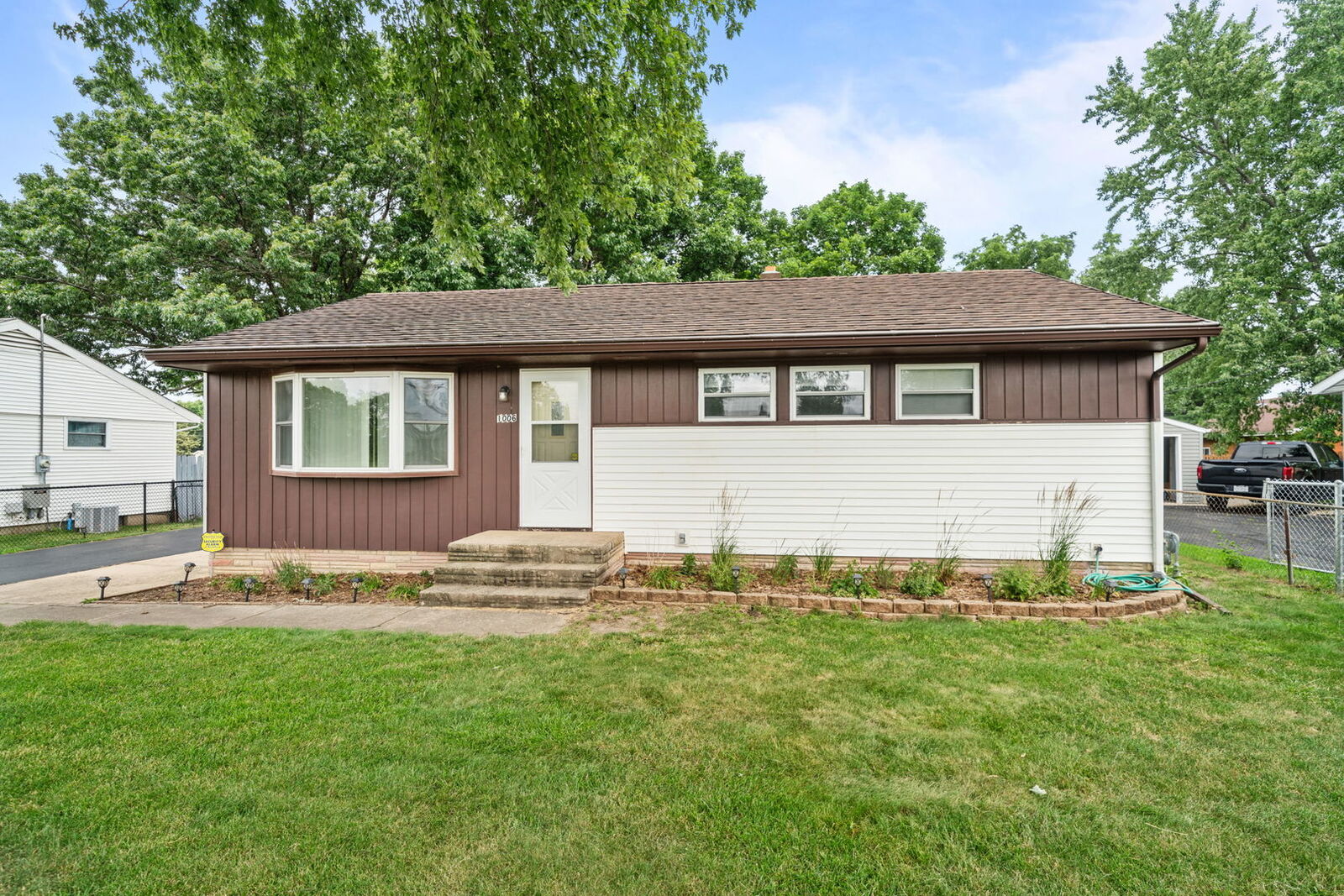 Property Photo: 1006 Copper Drive IL 61115
