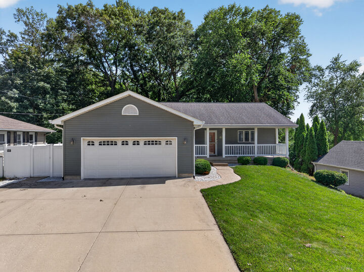 Property Photo:  303 Hillside Avenue  IL 61350 