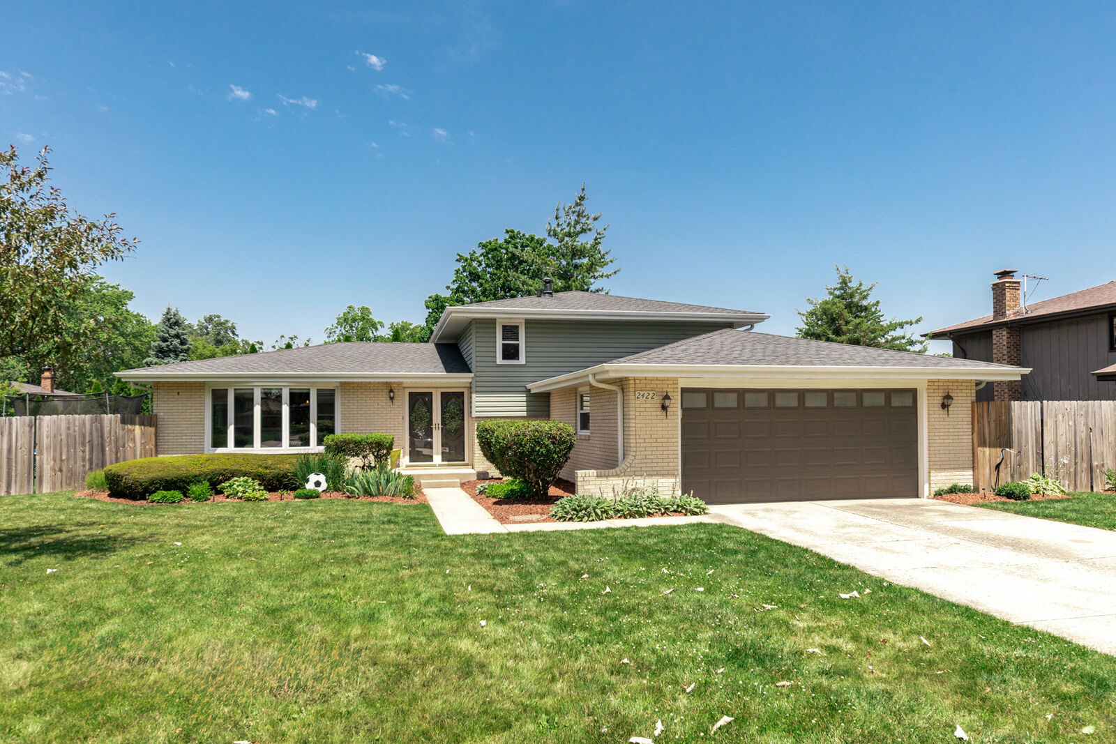 Property Photo:  2422 Chippewa Court  IL 60532 