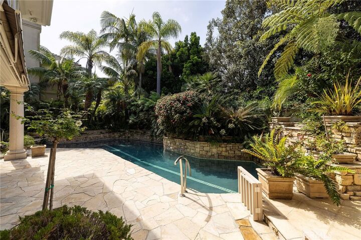 Property Photo:  3 Weybridge Court  CA 92660 