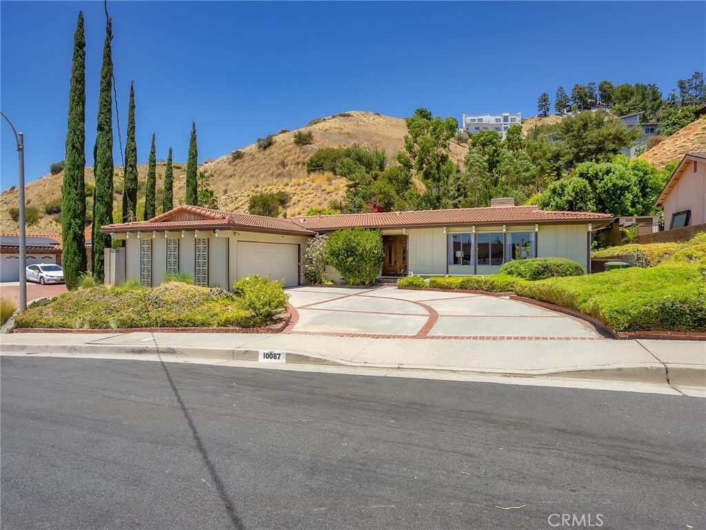 Property Photo:  10087 Sully Drive  CA 91352 