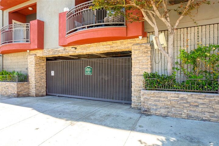 Property Photo: 11124 Burbank Boulevard 101 CA 91601