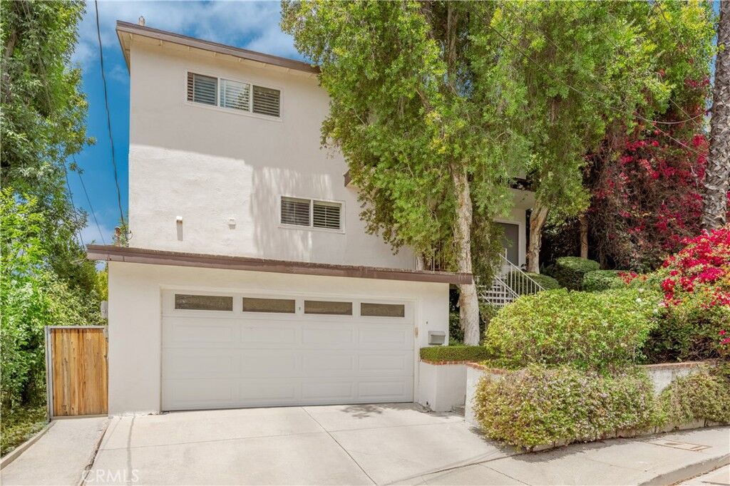 Property Photo: 21809 Martinez CA 91364