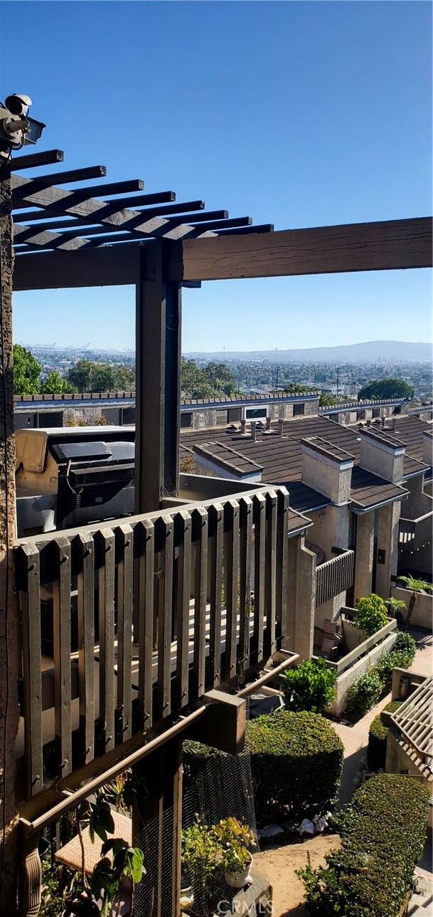 Property Photo: 2298 Rose Avenue 403 CA 90755