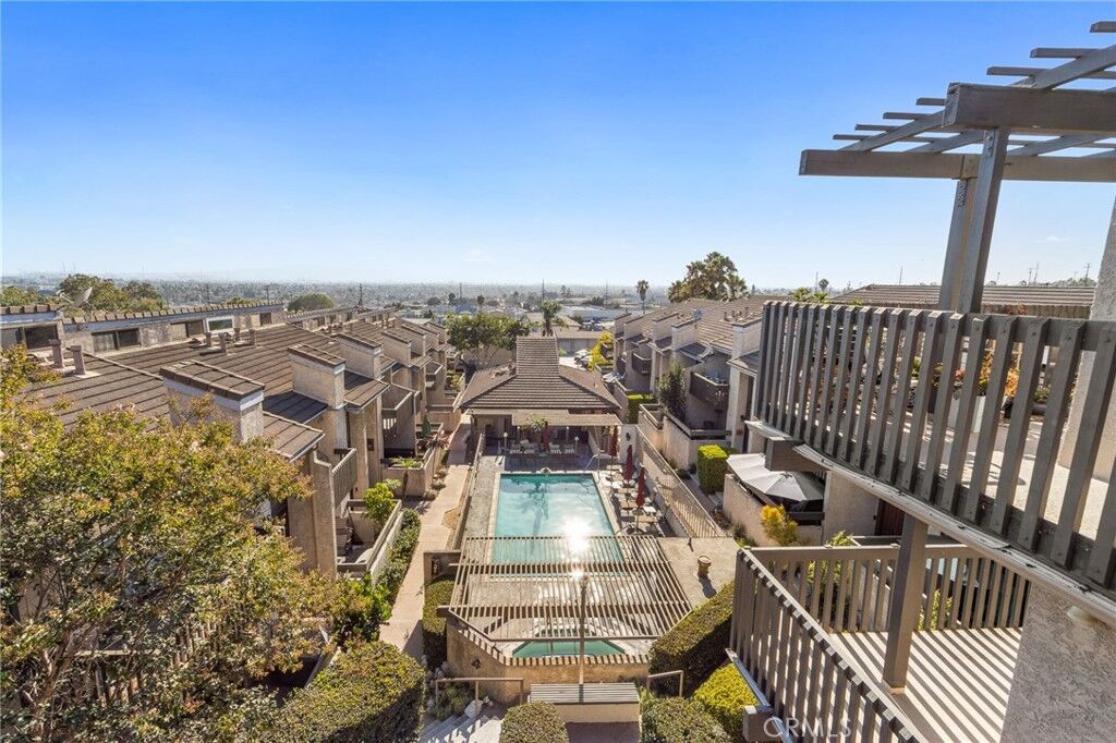 Property Photo: 2298 Rose Avenue 403 CA 90755