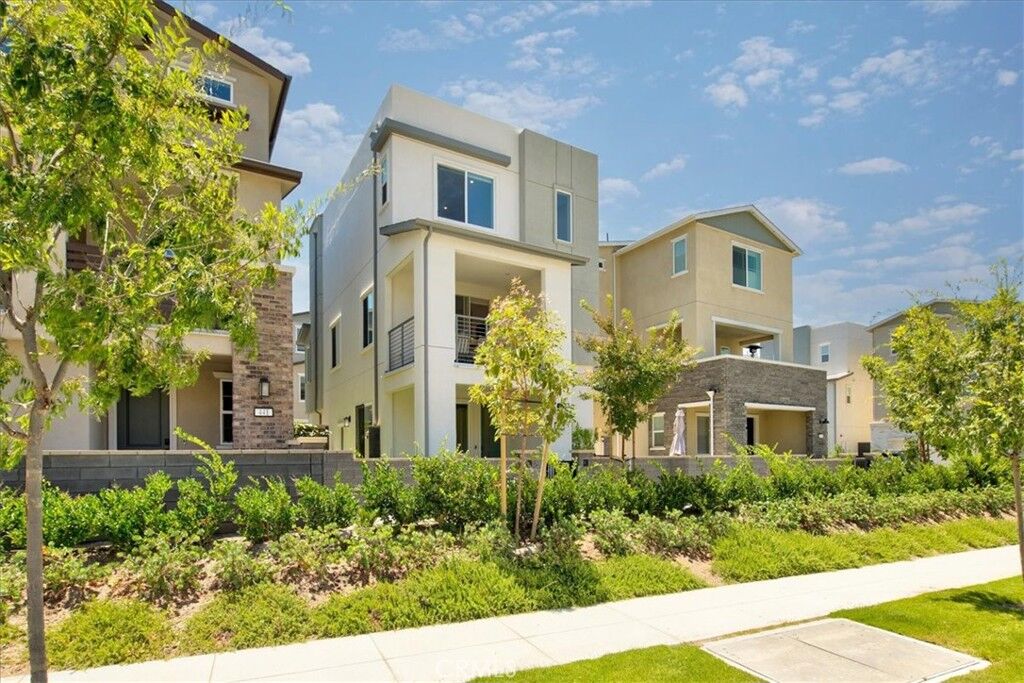Property Photo: 431 Aspen CA 92694