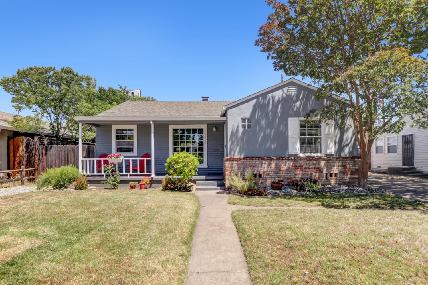 Property Photo:  2729 Kroy Way  CA 95817 
