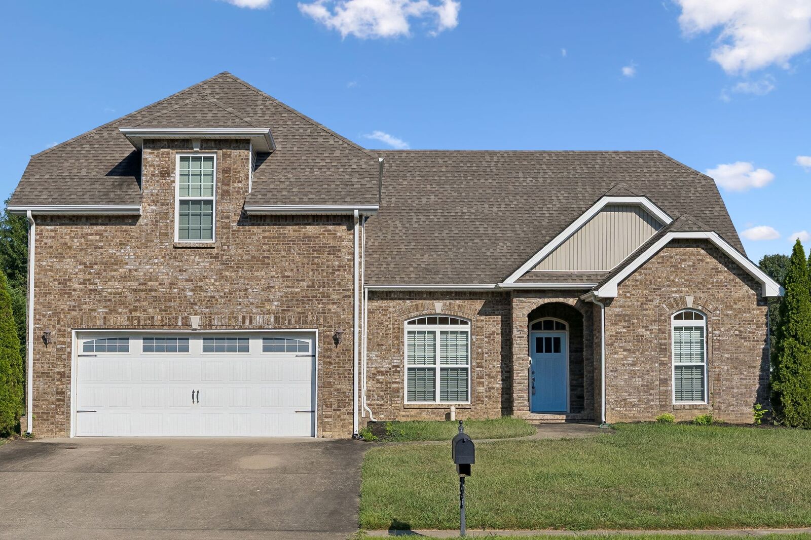 Property Photo:  1057 Willow Cir  TN 37043 
