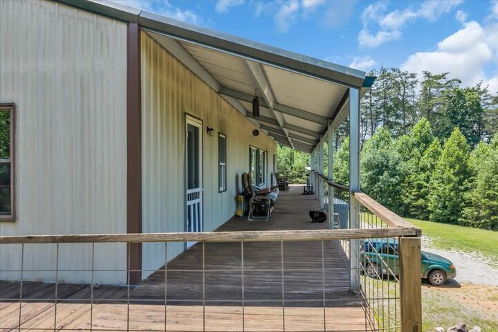 Property Photo:  5688 Burkett Chapel Road  TN 37397 