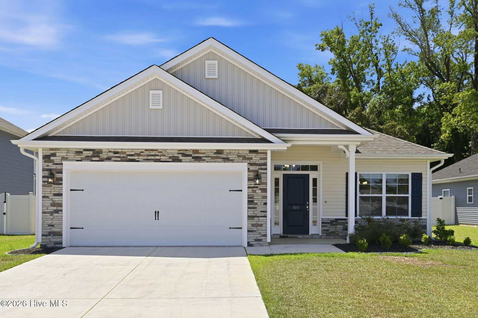 Property Photo: 903 Eakins Lane NC 28574