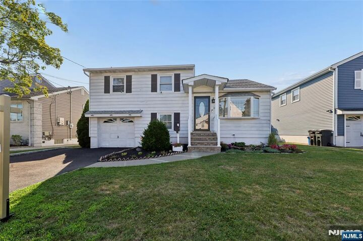 Property Photo:  10 Truman Road  NJ 07031 