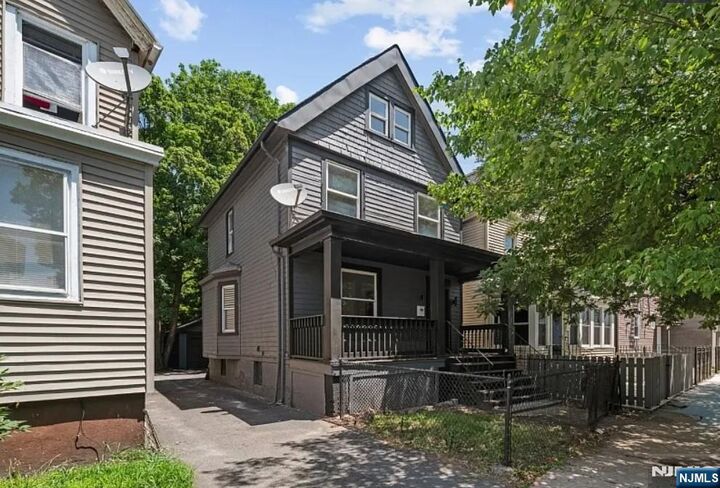 Property Photo:  12 Clifford Street  NJ 07018 