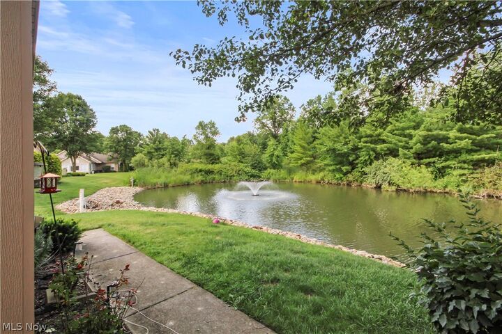 Property Photo:  903 NE Willow Brook Drive NE  OH 44483 