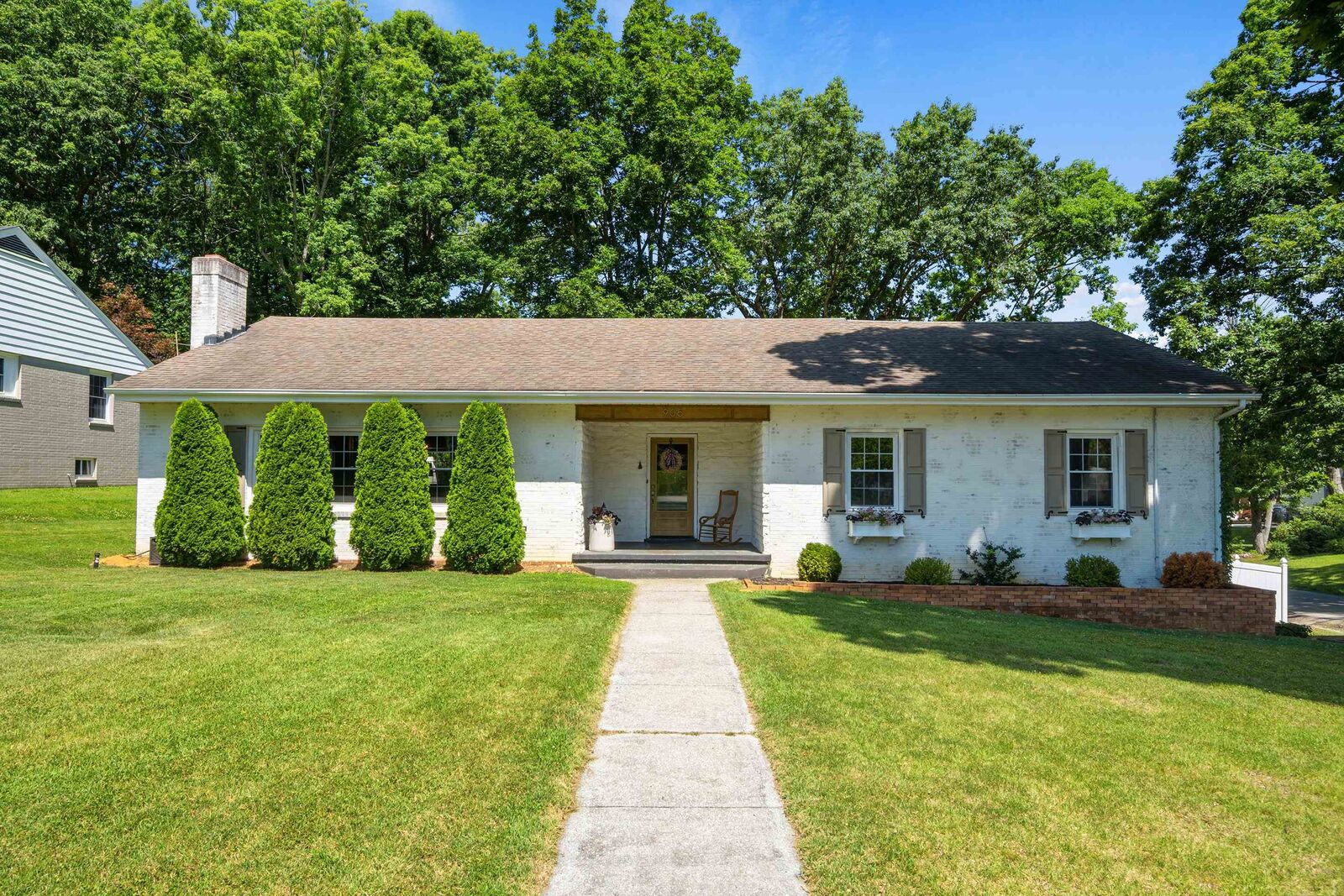Property Photo:  905 Oak Drive  VA 24073 