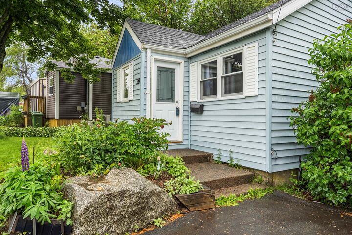 Property Photo:  20 Pine Grove Drive  NS B3R 1S1 