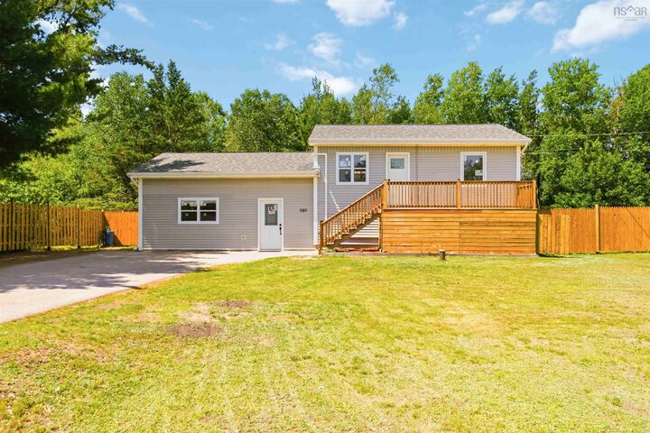 Property Photo: 989 Brooklyn Street NS B4R 1R0