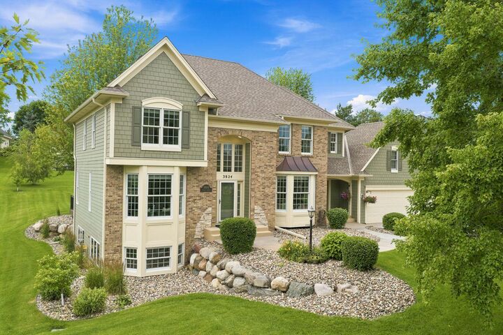 Property Photo:  3824 Fairway Terrace  MN 55125 