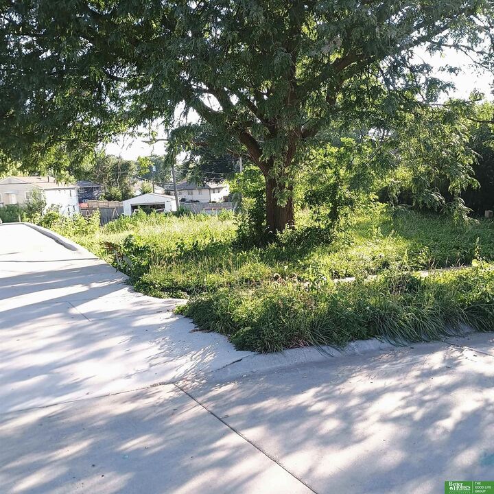 Property Photo:  7605 Richmond Drive  NE 68134 
