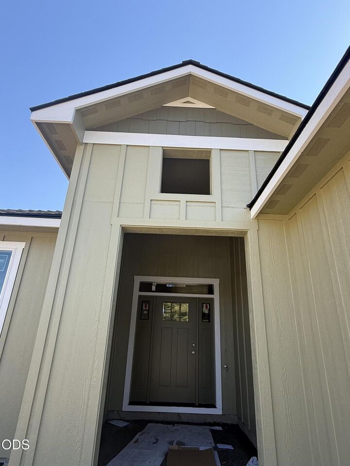 Property Photo:  3366 Viewpoint Drive  OR 97504 