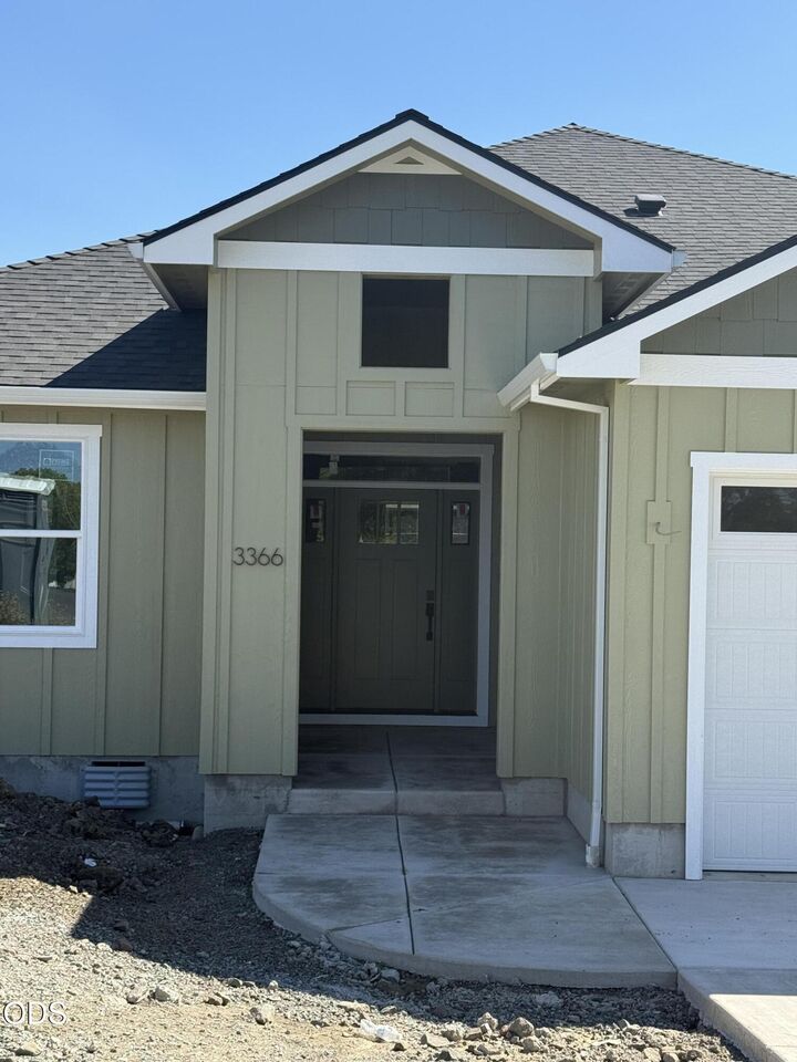 Property Photo:  3366 Viewpoint Drive  OR 97504 