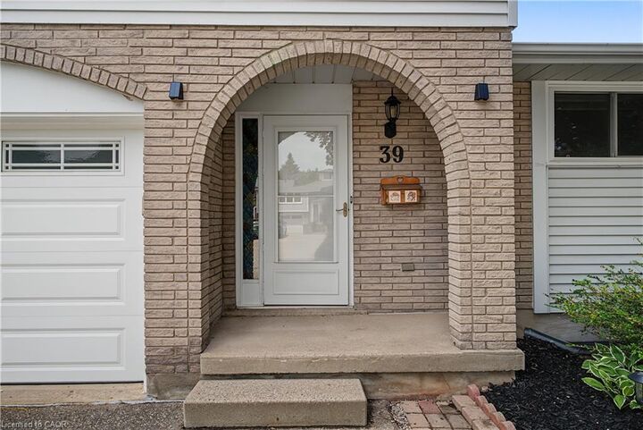 Property Photo: 39 Southwood Drive ON N2E 2E6