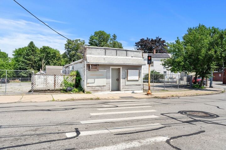 Property Photo: 380 Lawrence St MA 01852