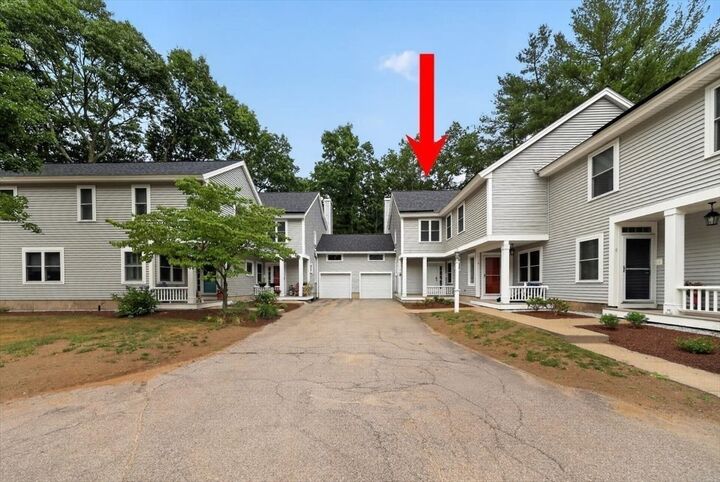 Property Photo:  5 Blueberry Ct 5  MA 02370 