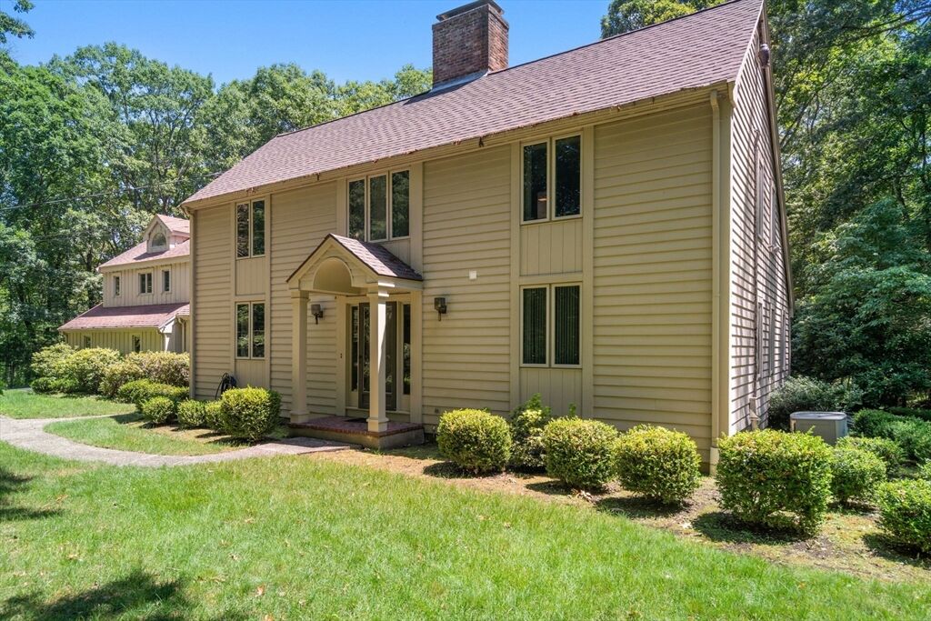 Property Photo:  4 Meservey Lane  MA 01940 