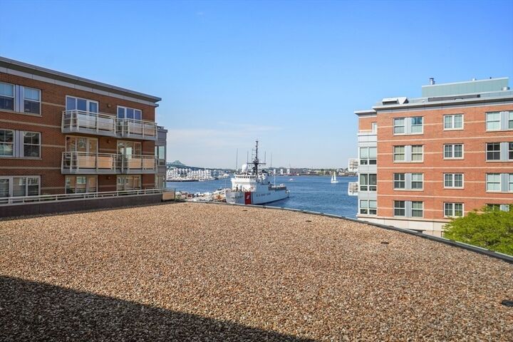 Property Photo:  2 Battery Wharf 2304  MA 02109 