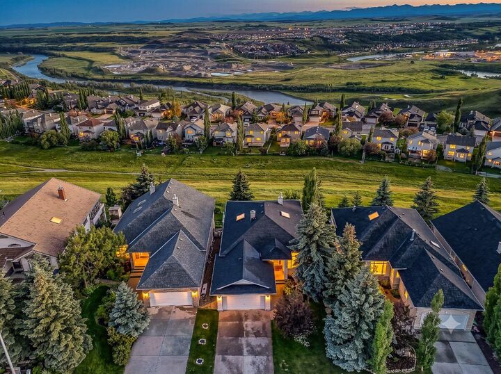 19 Gleneagles View — photo 1