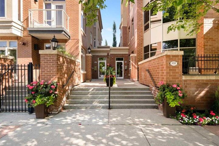 Property Photo: 660 Eau Claire Avenue SW 103 AB T2P 5K3
