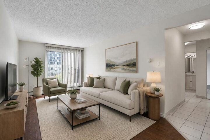 Property Photo: 431 1 Avenue NE 305 AB T2E 0B3