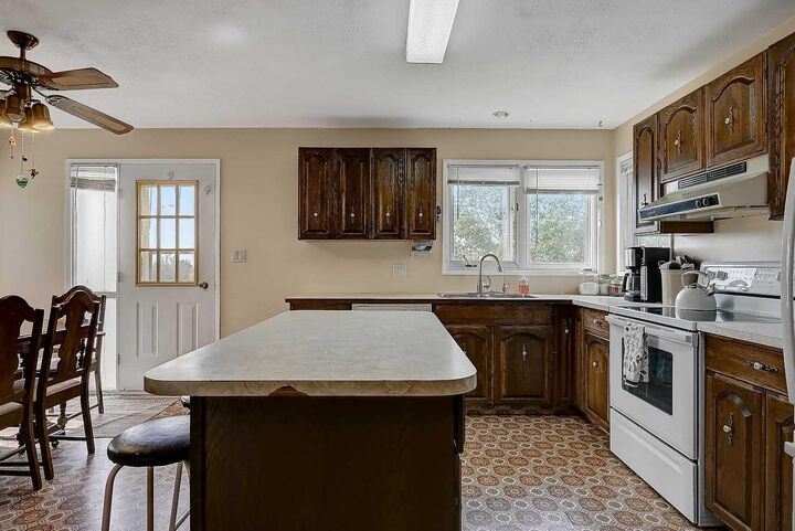 Property Photo: 784017 Hwy 740 AB T0H 3J0